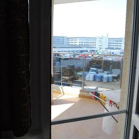Апартаменты Mercury One Bedroom Center Family