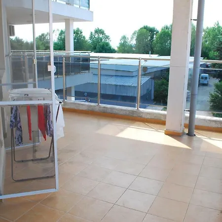Mercury One Bedroom Center Family *